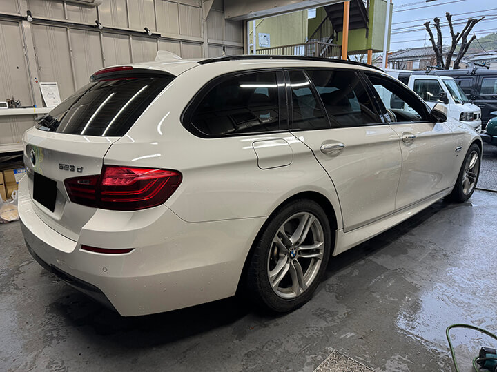 平成27年BMW5シリーズツーリングのカーフィルム施工後の右後ろ
